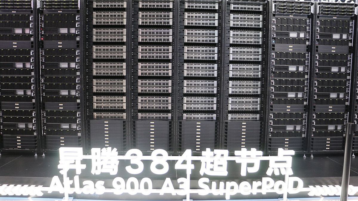Servidores Atlas SuperPoD exhibidos en la conferencia mundial de inteligencia artificial de Shanghái