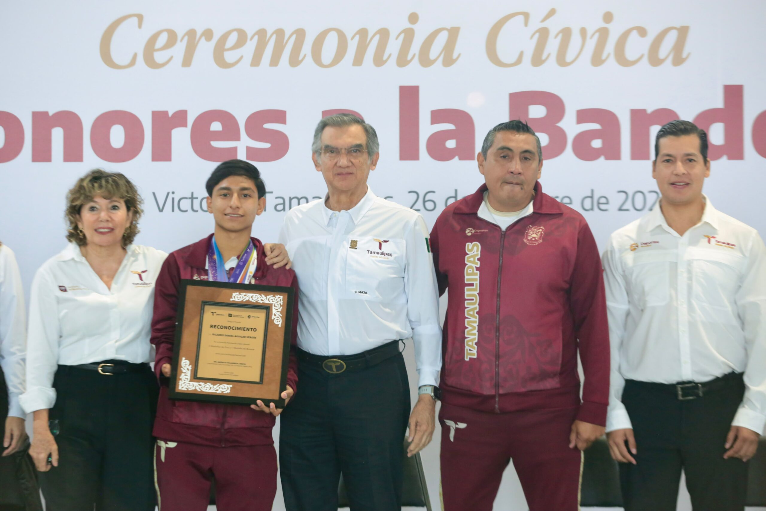 Entrega de reconocimientos a medallistas tamaulipecos por el gobernador Américo Villarreal