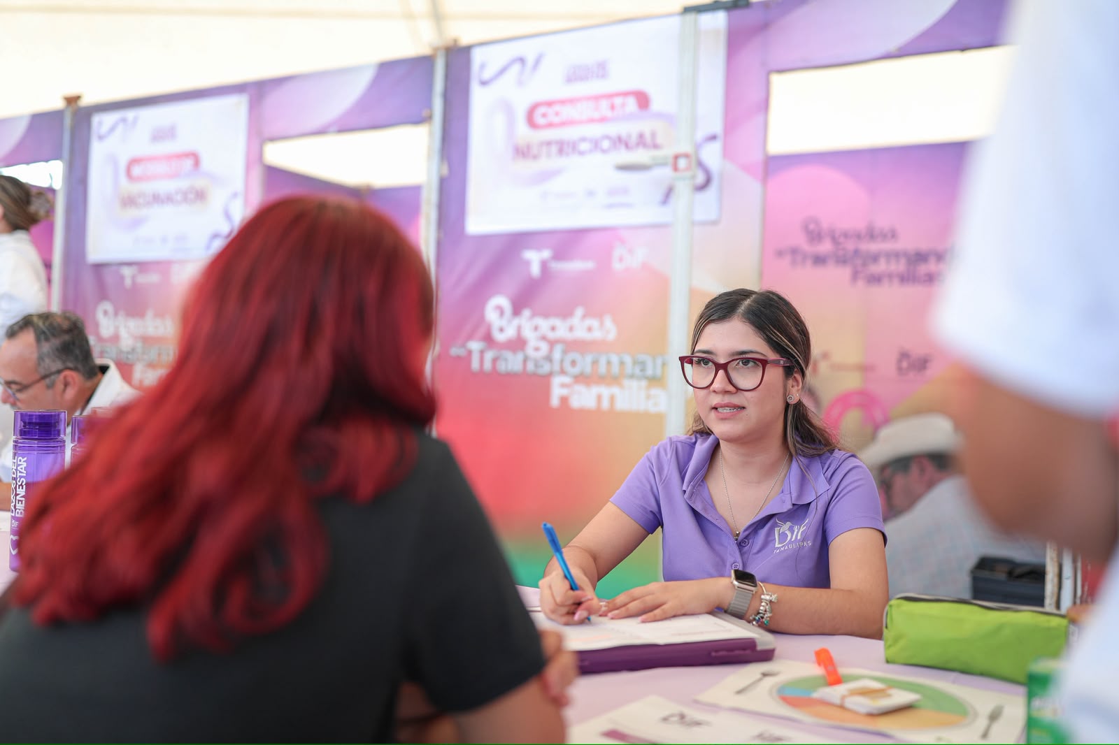 Personal del DIF Tamaulipas brinda orientación nutricional en el Corredor de la Salud