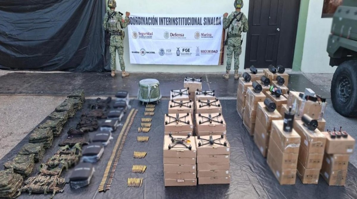 Drones, baterías y equipo táctico asegurados por el Ejército en El Rosario, Sinaloa