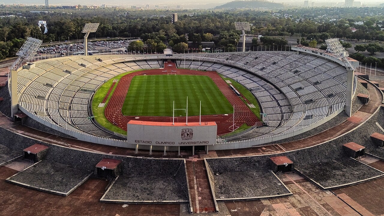 Vista aérea horizontal del Estadio Olímpico Universitario en Ciudad de México