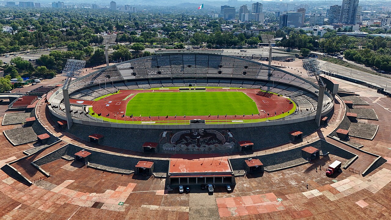 Vista aérea horizontal del Estadio Olímpico Universitario en Ciudad de México