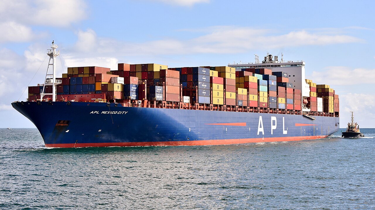 Buque portacontenedores que ilustra el crecimiento de las exportaciones estatales de México