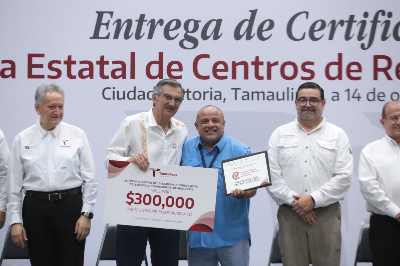 Américo Villarreal entrega certificados y apoyos a centros de rehabilitación de adicciones en Tamaulipas.