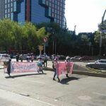 Familiares de personas desaparecidas marchan con pancartas en Ciudad de México