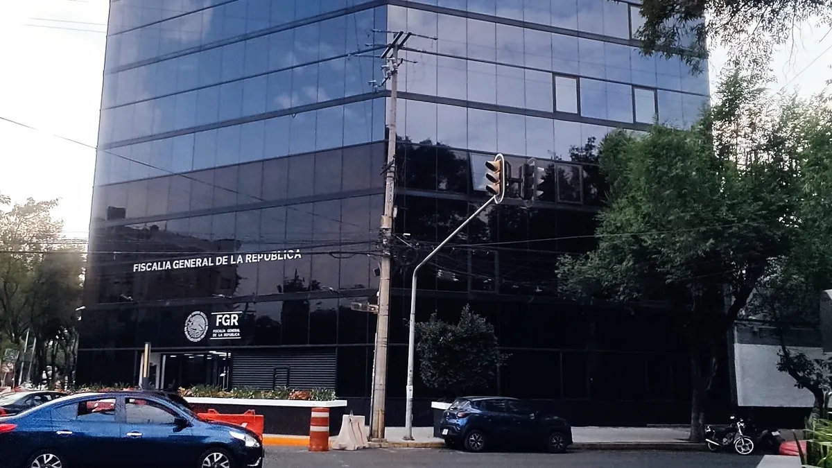 Letrero de la Fiscalía General de la República en Ciudad de México