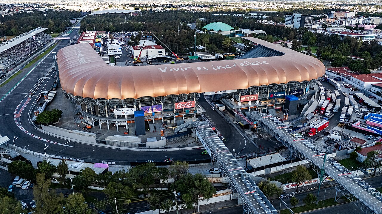 Vista aérea del Autódromo Hermanos Rodríguez y el Estadio GNP Seguros en Ciudad de México, en agosto de 2025.