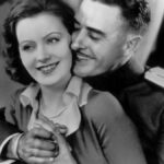 Greta Garbo junto a John Gilbert en una escena promocional de la película Love de 1927