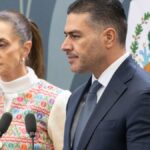 Omar García Harfuch acompañado por Claudia Sheinbaum durante una conferencia de prensa
