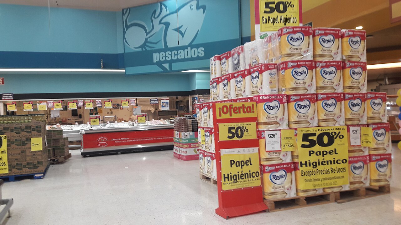 Pasillos de un supermercado en México durante el repunte de la inflación