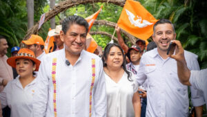 Irineo Molina, detenido por presuntos pagos de 23 mdp
