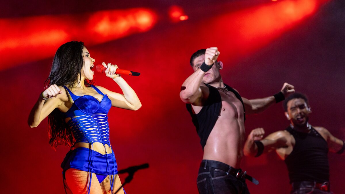 Kenia Os canta en el Recinto Ferial de Playa del Carmen durante el concierto del 28 de julio de 2026.