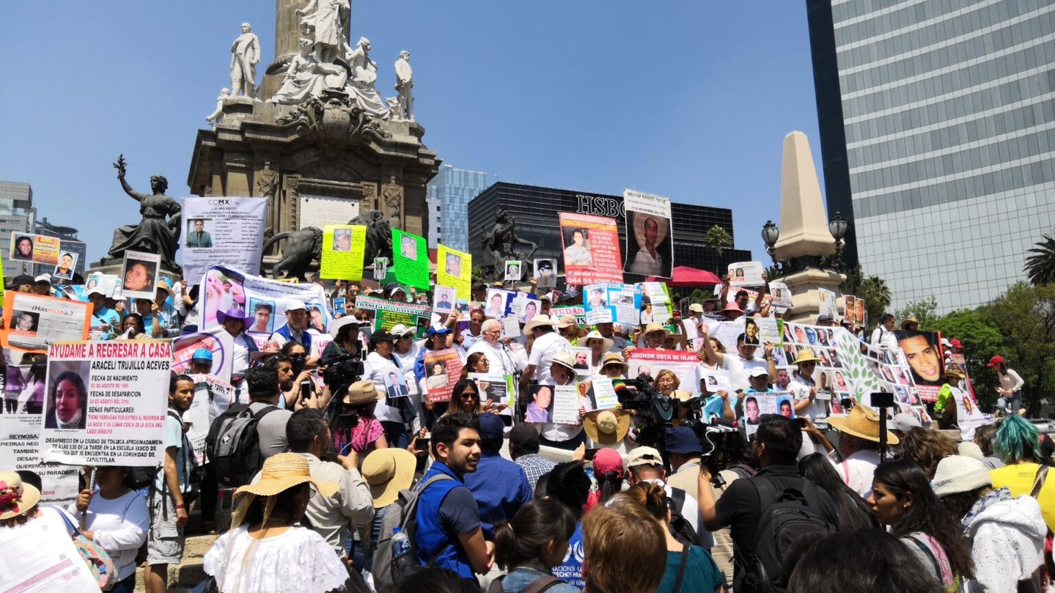 Madres buscadoras marchan en México para exigir la localización de sus familiares