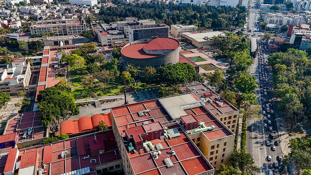 Vista aérea horizontal del Centro Médico Nacional Siglo XXI del IMSS en Ciudad de México