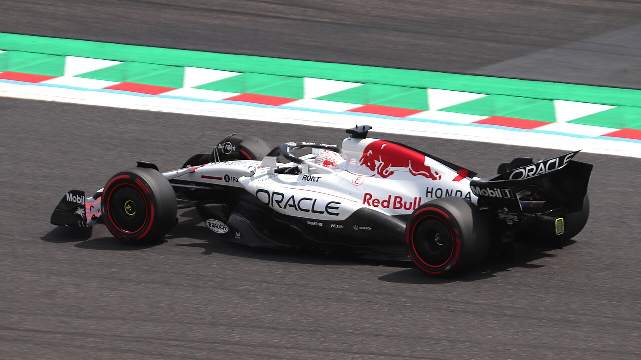Max Verstappen conduce el monoplaza Red Bull en pista