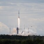 Cohete Falcon 9 con la cápsula Dragon de Crew-13 despega rumbo a la Estación Espacial Internacional