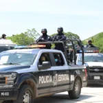 Convoy de fuerzas estatales y federales durante un operativo de seguridad en Juchitán, Oaxaca
