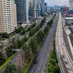 Paro de transportistas alcanza 19 estados; sigue diálogo Vista de archivo de la autopista México-Marquesa en Santa Fe; no muestra el paro de transportistas de octubre de 2026