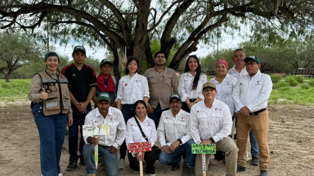 Estudiantes participan en la reforestación de Laguna La Escondida en Reynosa