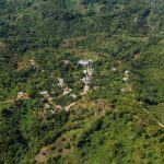 Violencia causa 77% del desplazamiento forzado en México Vista panorámica de la comunidad de Tierra Colorada en Ometepec, Guerrero