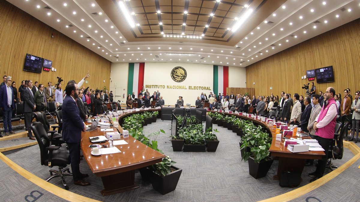 Vista de la sesión del Consejo General del INE difundida con el acuerdo de topes de gasto de 2027